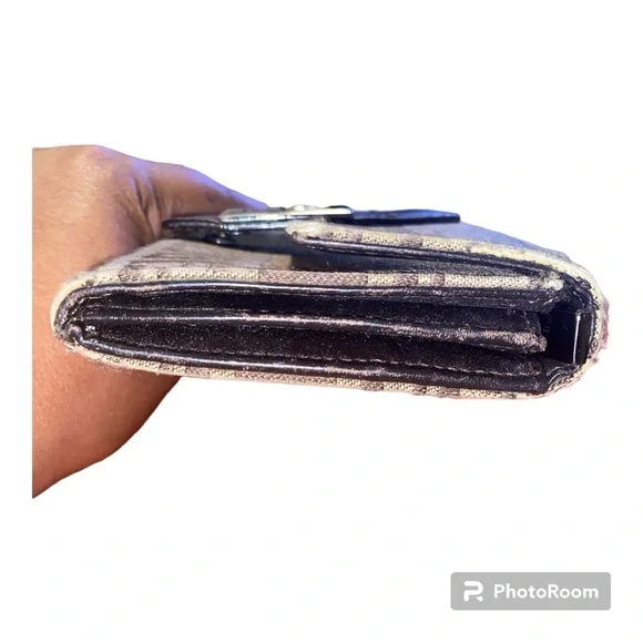 EUC Authentic Fendi Monogram Wallet - Picture 5 of 9